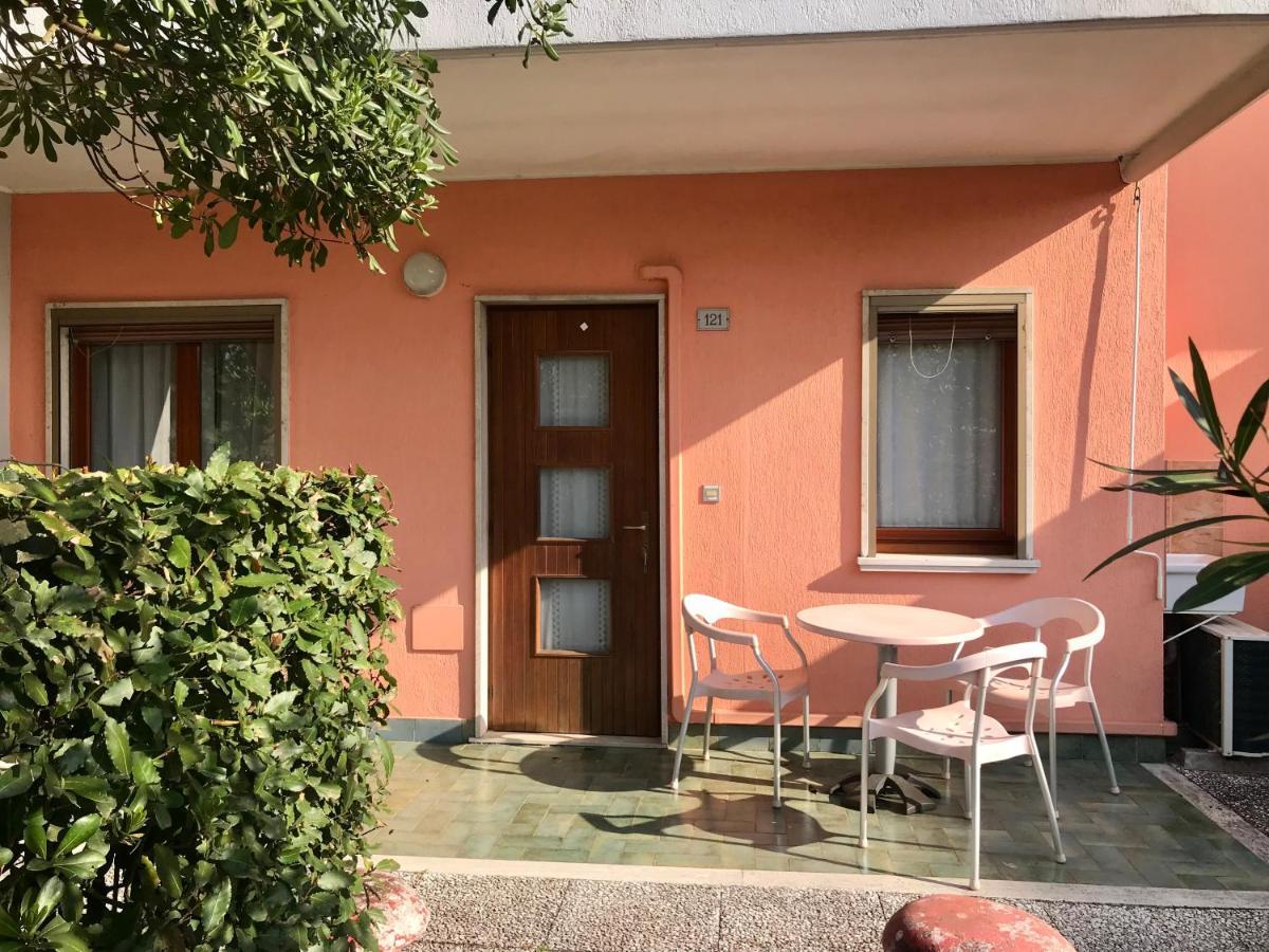 Villaggio Le Ginestre Bibione Eksteriør billede